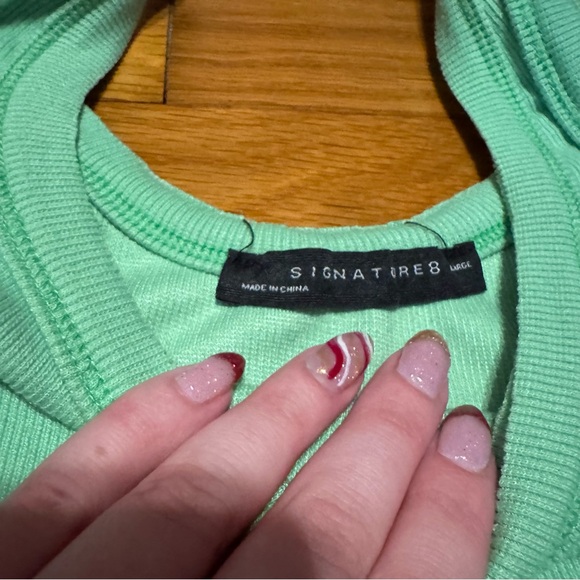 signature 8 bright green ribbed tank top - Picture 3 of 4